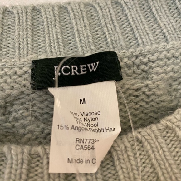 NWT jcrew light green cable knit sweater. Size medium - Picture 4 of 5